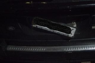 Wpadł w furię na widok... zaparkowanego samochodu. Land rover został poważnie uszkodzony