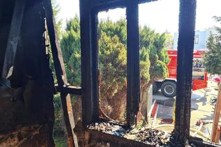 Potworny pożar w Łosicach. Ogień uwięził w domu matkę i córkę