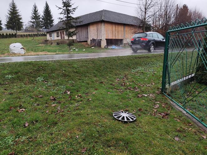 Pojechali do sklepu, rozbili się na drodze. Nie żyją trzej kumple z Kąśnej Górnej