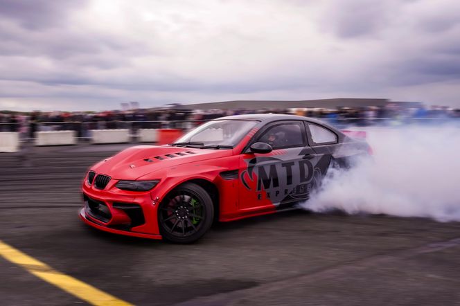 SkillZone Festiwal - motoryzacyjne emocje na lotnisku w Mielcu