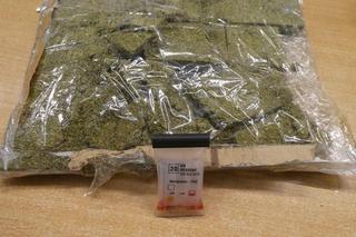 Blisko kilogram marihuany był ukryty w przesyłkach pocztowych