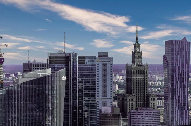 Pałac Kultury wśród budynków centrum Warszawy