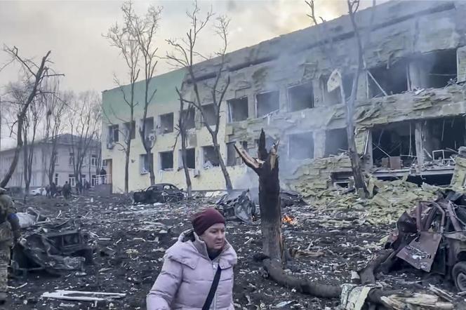 Wojna na Ukrainie. Zniszczony szpital w Mariupolu