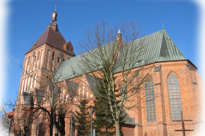 Koszalińska katedra to cel męskiej wyprawy na początek Adwentu.