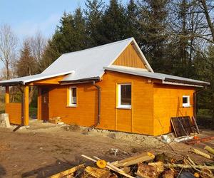 Nowy dom na Święta. Architekci odbudowują dom starszej kobiety