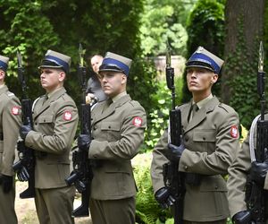 Tadeusz Rolke pogrzeb. Monika Olejnik z partnerem