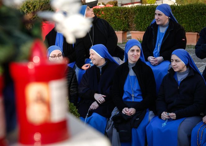 Papież Franciszek w stanie krytycznym