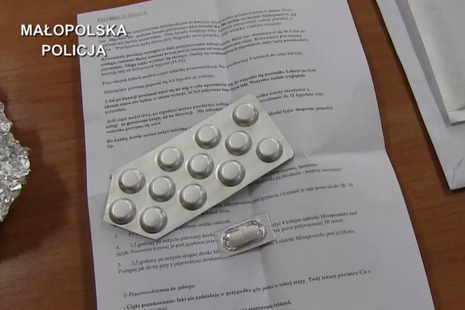 Nielegalnie handlował tabletkami wczesnoporonnymi. Odpowie za pomocnictwo w aborcjach?