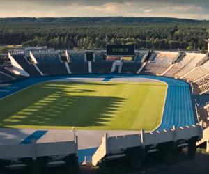 W kilka dni 8 mln osób zobaczyło bydgoski stadion w reklamie. Apple szukało do spotu takiego niezbyt nowoczesnego  