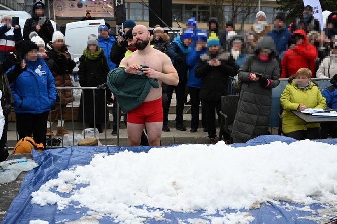 Łukasz Szpunar pobił rekord Guinnessa w najdłuższym przebywaniu w śniegu!