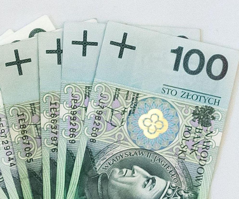 Tyle państwo zarabia na palaczach w 2025 roku. I to każdego miesiąca! Kwoty przyprawiają o zawrót głowy