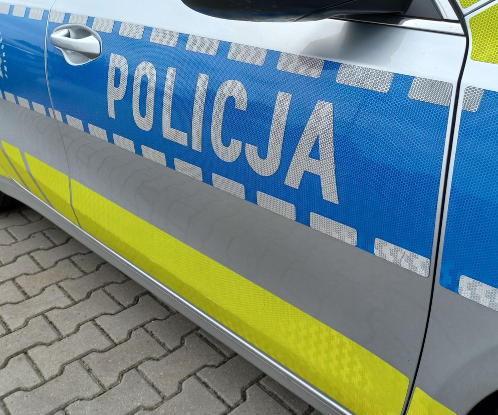 Policjanci przerwali wyścigi samochodowe niedaleko Gostynia