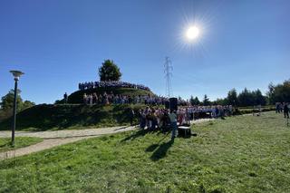 Niemal 600 osób zaśpiewało hymn Łodzi. To wyjątkowe wydarzenie na urodziny miasta