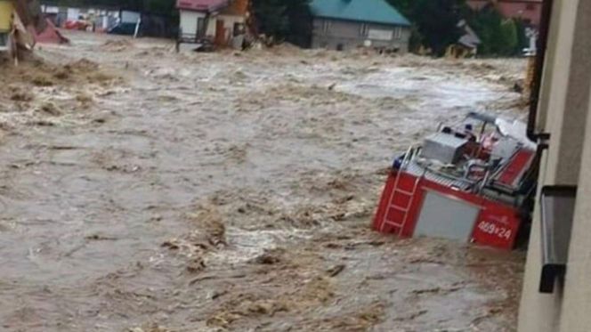 Strażacy z OSP Stronie Śląskie zbierają pieniądze na nowy wóz. "Pomóżcie nam pomagać"