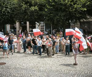 Manifestacja pod hasłem Sto nielegalnej imigracji w Lesznie