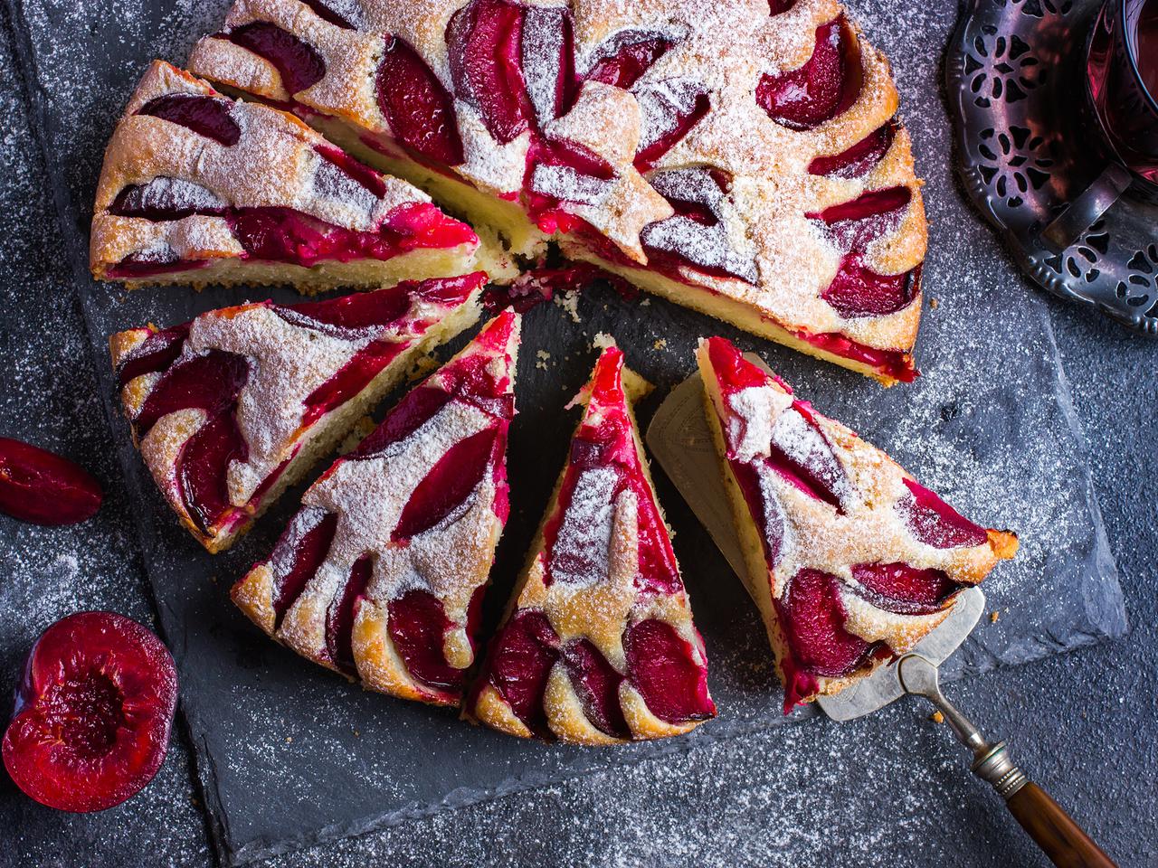 Ciasto ze śliwkami deserowymi - legendarny przepis na najlepszy placek