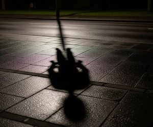 Brutalne pobicie w Żyrardowie. Kto skopał kobietę na ulicy Popiełuszki?