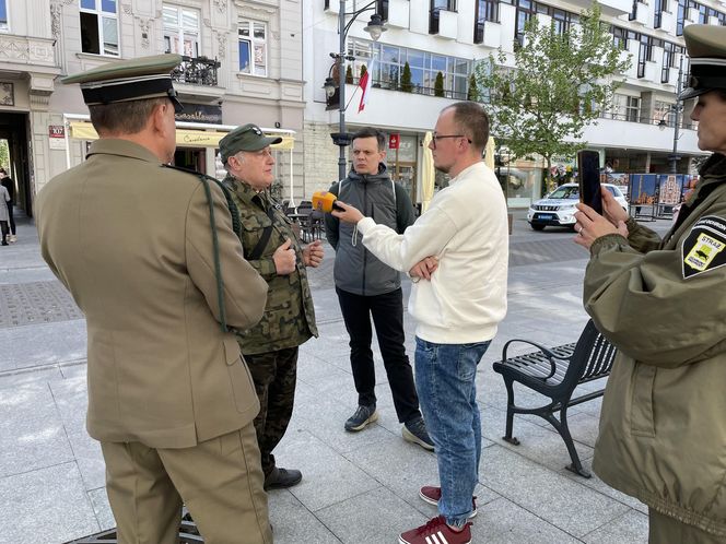 Wielki protest pod urzędem miasta w Łodzi. "Broń lasów Lublinka"