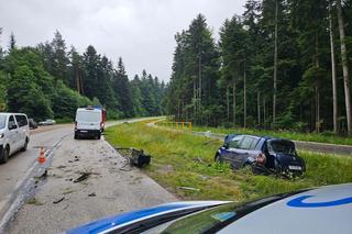 Zderzenie dwóch pojazdów na drodze do Zagnańska. Nie żyje kobieta 