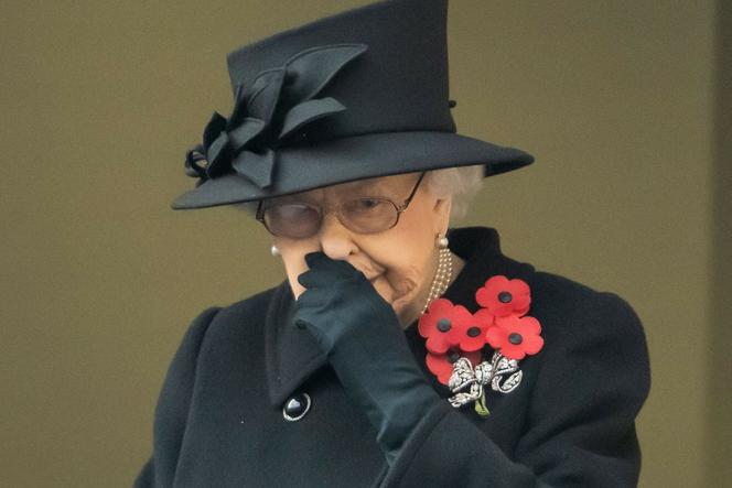 Królowa Elżbieta II na pogrzebie będzie siedzieć samotnie