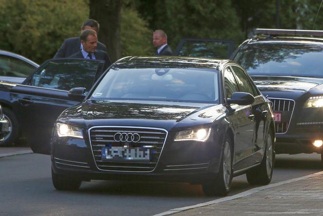 Premier Donald Tusk jest wożony Audi A8