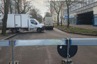 Zamknięte skrzyżowanie ulic Przybyszewskiego i Przędzalnianej. Uwaga na korki