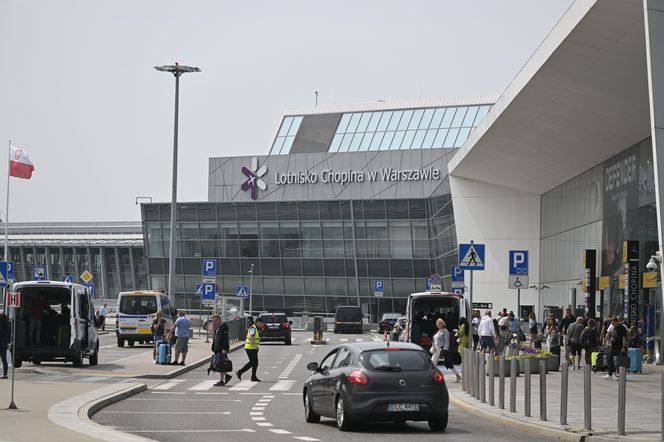 Pożar na Lotnisku Chopina w Warszawie. Ewakuacja pasażerów