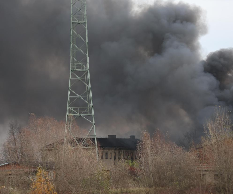 Pożar składowiska chemikaliów w Kędzierzynie-Koźlu. Akcja gaszenia potrwa kilka godzin