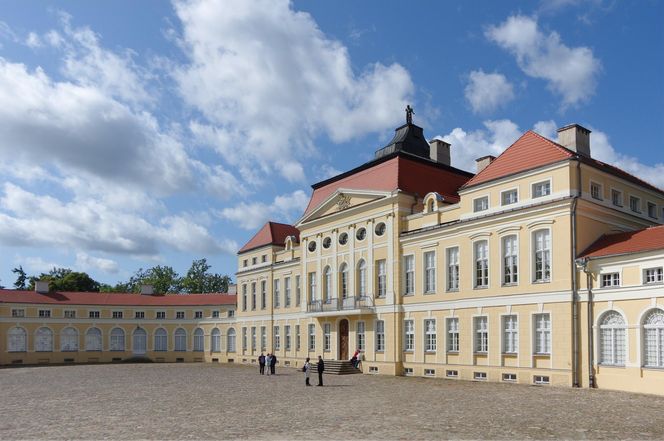 Dawniej rezydencja magnackiego rodu, dziś imponująca galeria sztuki. Zaglądamy do wnętrz Pałacu w Rogalinie