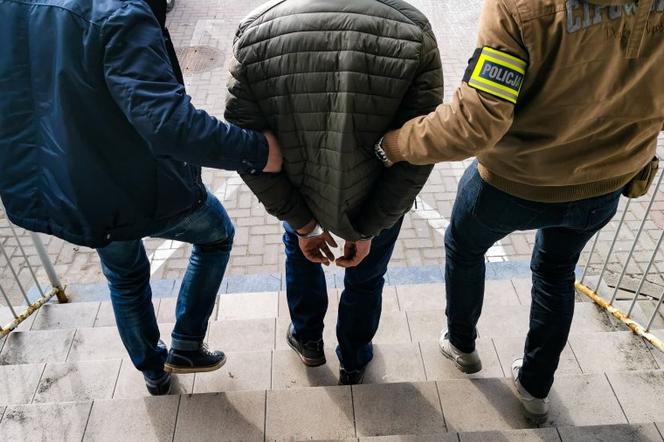 Oszustwa na policjanta w Białymstoku. 55-latek ukradł ponad pół miliona złotych