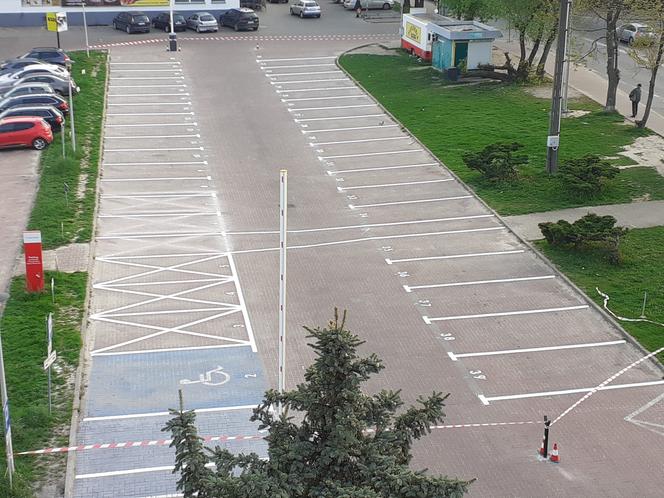 W Starachowicach strefa płatnego parkowania na Strefie. Parking tylko dla najemców biurowca