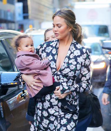 Chrissy Teigen w drugiej ciąży