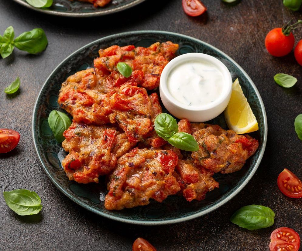 greckie placki z pomidorów tomatokeftedes