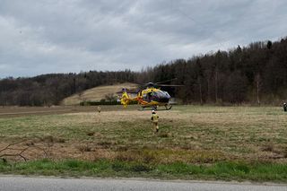 Czermna. Dostawcze IVECO roztrzaskało się na drzewie. Nie żyje kierowca