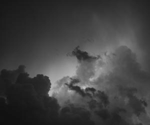 Fatalna pogoda atakuje. Burze i krupa śnieżna to nie wszystko. Ekspert nie zostawia złudzeń