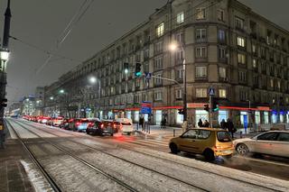 Totalny paraliż Warszawy. Gigantyczne opóźnienia autobusów i tramwajów, kierowcy w korkach