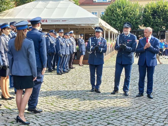 Trwają obchody Święta Policji w Lesznie. Świętują policjanci i policjantki
