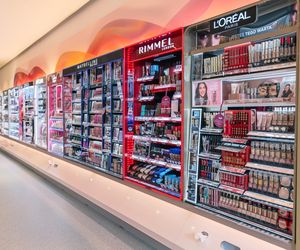 Konkurent Rossmanna otwiera kolejny sklep w Warszawie. Drogeria DM