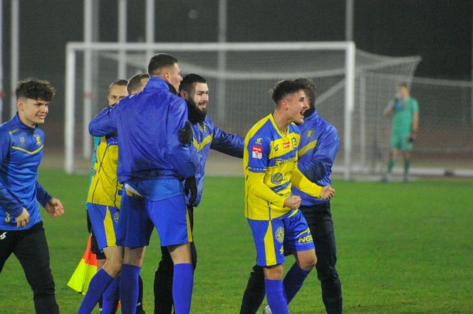 Elana Toruń - Zawisza Bydgoszcz 1:1, zdjęcia kibiców, opraw i piłkarzy ze Stadionu Miejskiego im. Grzegorza Duneckiego