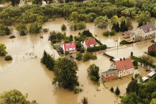 Co warto mieć w domu na wypadek powodzi lub podtopienia? To musisz zgromadzić