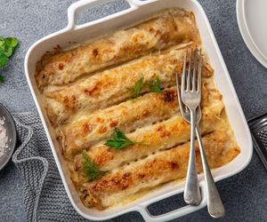 Przepis na zapiekane naleśniki à la kebab. Obłędny obiad w 5 prostych krokach