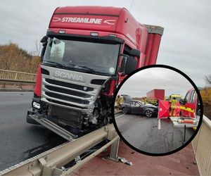 Wyszogród: Tragiczny wypadek na moście. Audi zmiażdżone przez Scanię. Kierowca nie miał szans