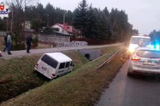 Lubartów: Chciał ominąć dzika, wylądował w rowie. Busem podróżowało 9 osób