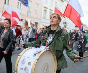 W Warszawie odbył się antyimigrancki marsz i kontrmanifestacja. Pojawiło się kilka tysięcy osób