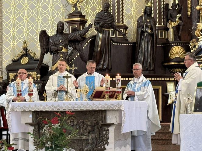 Ruszyła 47. Pielgrzymka Diecezji Radomskiej na Jasną Górę. Modlitwa i śpiew