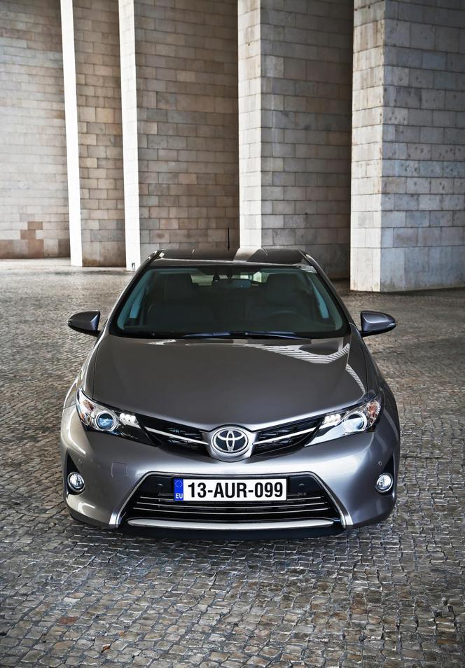 Toyota Auris II generacji