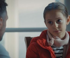 M jak miłość odc. 1857. Bartek (Arkadiusz Smoleński), Hania (Wiktoria Basik)