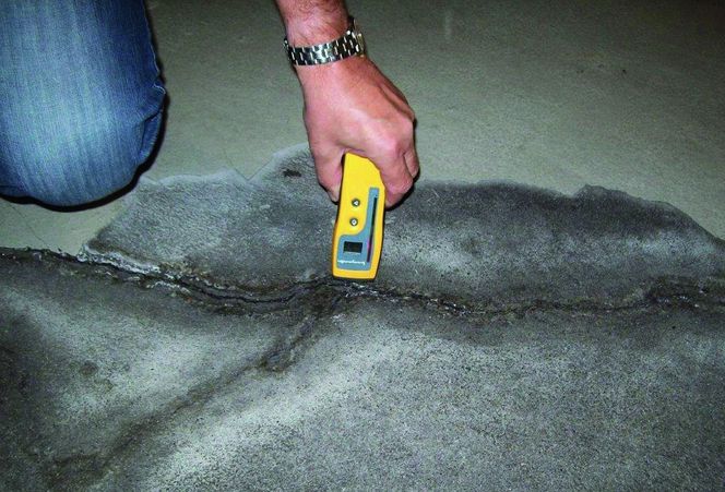 Uszkodzenia i sposoby naprawy betonowych posadzek przemysłówych