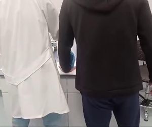 Wjechali autem do jubilera, a potem uciekli z łupem! Jest nagranie z napadu