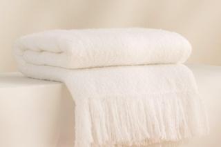 Ciepły koc - idealny prezent na święta. Te koce są niezwykle modne! Zobacz, co jest na topie